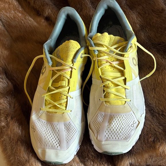 On Running White and Yellow Athletic Shoes - Picture 4 of 7